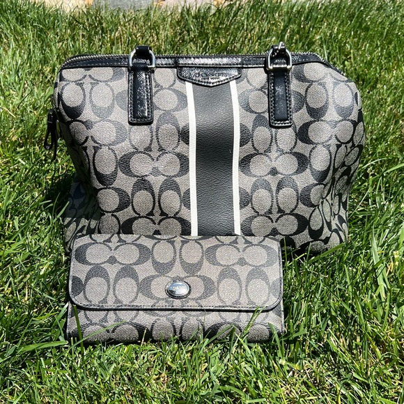 Coach Purse and Wallet set - Picture 2 of 12